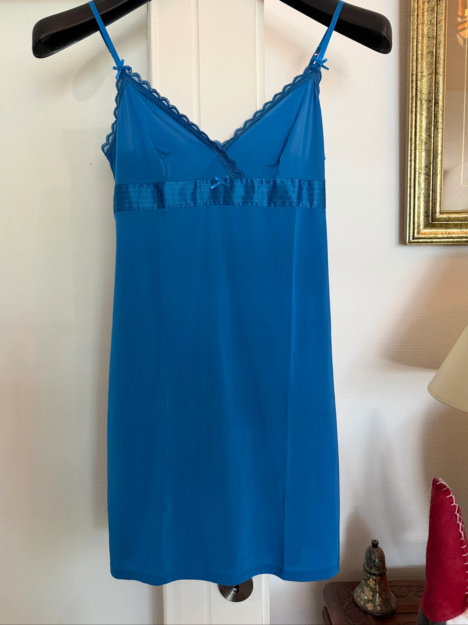 Nuisette bleue parfait état
